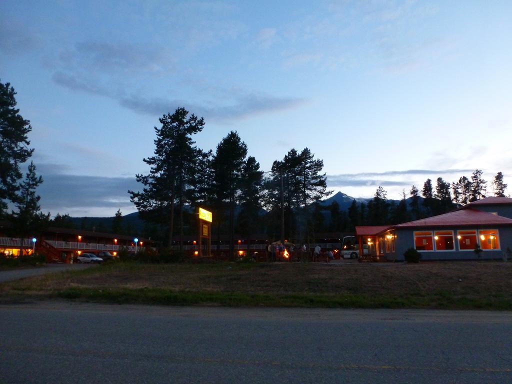 Rocky Inn Вейлмаунт Экстерьер фото